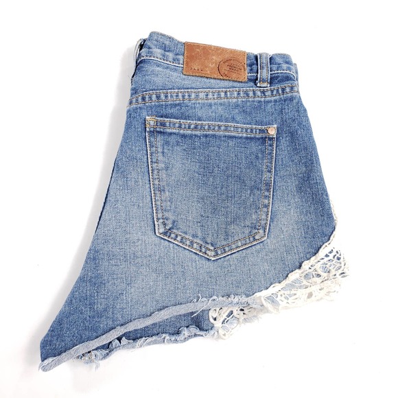 Zara Pants - Zara Trafaluc Cut Off Shorts Crochet Lace Detail Medium Wash Denim Size 4
